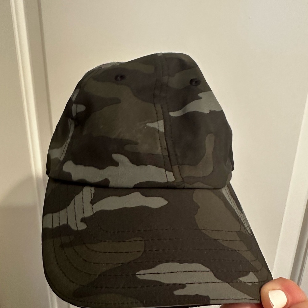 Athleta women’s camo cap hat one size fits all - Picture 8 of 8